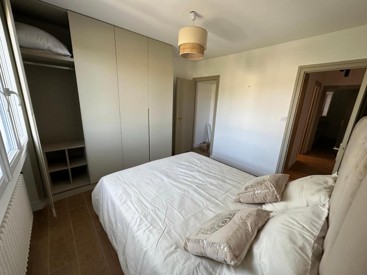 Minois Apartment Saint-Genet-Lerpt Exterior photo